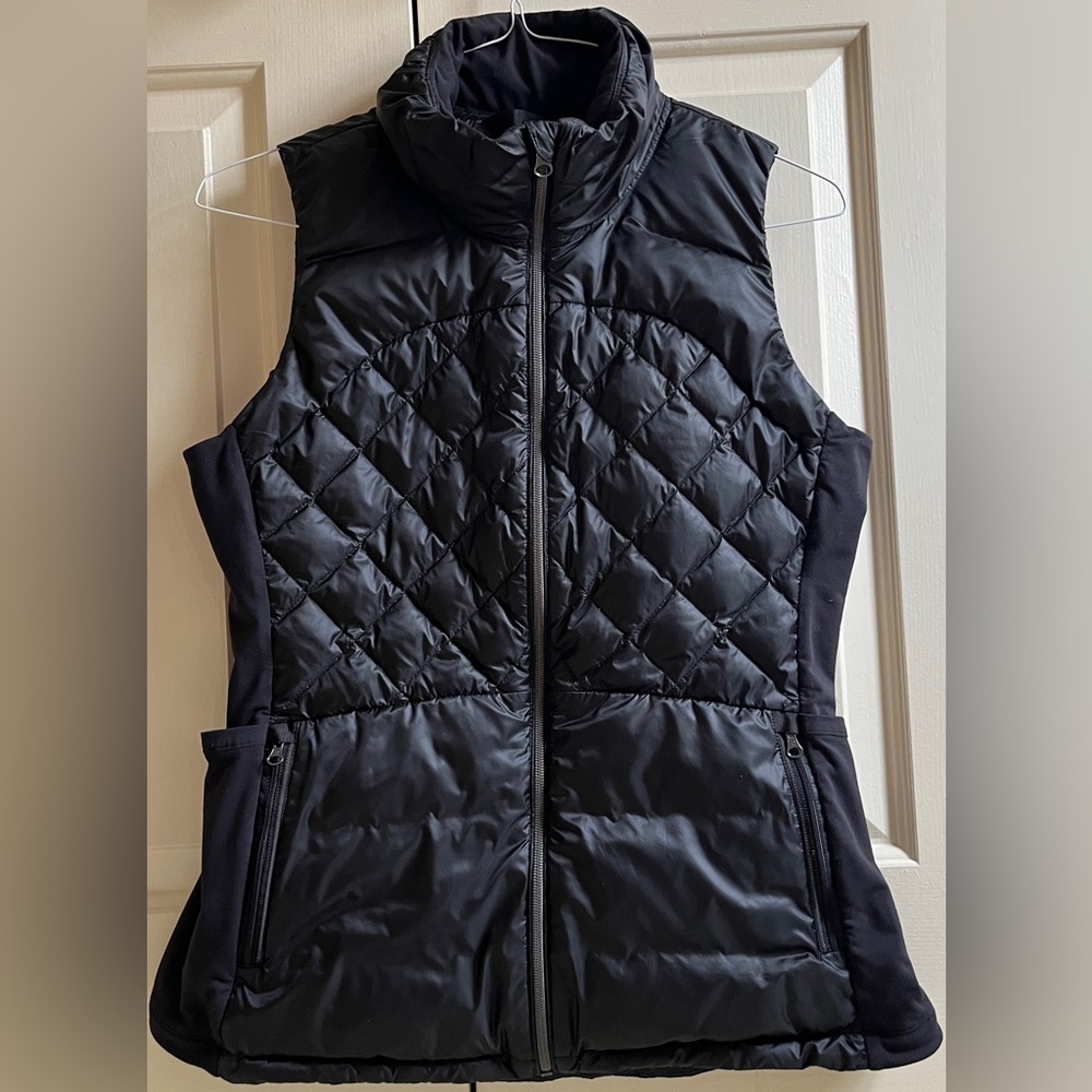 🍒LULULEMON sz 12 DOWN FOR A RUN VEST 800-Fill Down CLASSIC BLACK Jacket